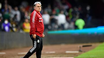 Gerardo Martino durante el partido contra Estados Unidos en el Azteca.