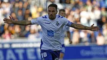 Suso Santana celebra su gol ante el Lorca la campa&ntilde;a pasada.