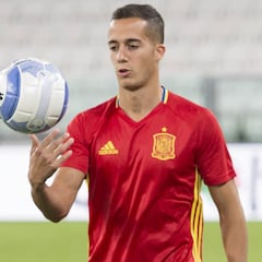 Lucas Vázquez se incorporó a los entrenamientos de la Selección