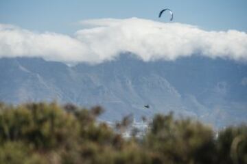 Matorrales, Table Mountain, las nubes, el cielo y... Antonin Rangin.