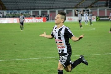 Yeferson Soteldo de 18 años irrumpió joven en el primer equipo del Zamora venezolano. Juega como extremo. 