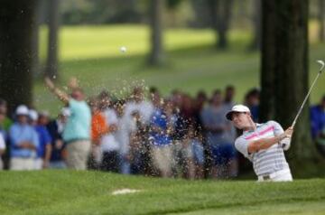 La emoción estuvo servida hasta el final, pero fue Rory Mcllroy quien finalmente decantó la balanza de su parte y se alzó con la victoria en el Bridgestone Invitational de Akron, relegando a Sergio García a un meritorio segundo puesto. 