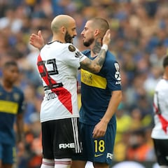 ¿Cuál es el historial entre River y Boca en los Superclásicos y quién lleva más victorias?