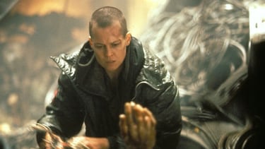 Sigourney Weaver speaks out about the controversial ‘Alien 3’ and calls the situation “idiotic”