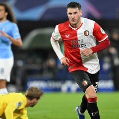 Santiago Giménez, en el Equipo de la Semana de la Champions League