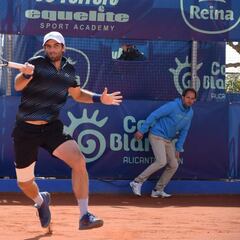 Andújar revalida título tras superar a Martínez y al viento