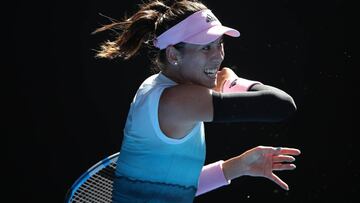 MELBOURNE, AUSTRALIA - JANUARY 21: Garbine Muguruza of Spain plays a forehand in her fourth round match against Karolina Pliskova of Czech Republic during day eight of the 2019 Australian Open at Melbourne Park on January 21, 2019 in Melbourne, Australia. (Photo by Mark Kolbe/Getty Images)