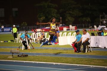 Medalla de oro en Triple Salto en los Juegos Olímpicos de Río de Janeiro 2016. Ha logrado seis Trofeos de Diamante. Fue reconocida como la atleta femenina del año por parte de la IAAF en 2018. 