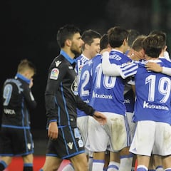 Real Sociedad golea al Deportivo La Coruña, aún sin Héctor Moreno