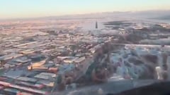 El espectacular aterrizaje de un avión en medio de la nevada de Madrid