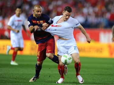Three players sent off during Barcelona vs Sevilla