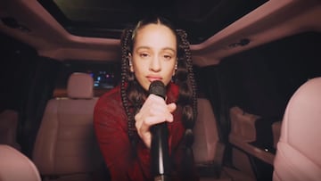 Rosal赤a adelanta un trozo de su nueva canci車n en TikTok y m芍s tarde lo borra