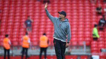 Soccer Football - Premier League - Liverpool v Aston Villa - Anfield, Liverpool, Britain - May 20, 2023 Liverpool manager Juergen Klopp during a lap of appreciation after the match REUTERS/Phil Noble EDITORIAL USE ONLY. No use with unauthorized audio, video, data, fixture lists, club/league logos or 'live' services. Online in-match use limited to 75 images, no video emulation. No use in betting, games or single club /league/player publications. Please contact your account representative for further details.