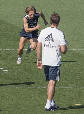 Julen Lopetegui y Luka Modric. 