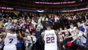 <b>ADIÓS. </b>Johnson y Morrow se despiden del público de New Jersey.