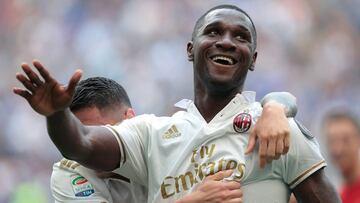 Cristian Zapata celebrando un gol con el Milan en Serie A de Italia