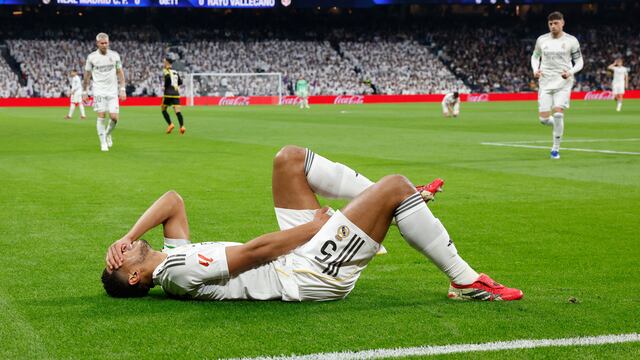 Real Madrid face a demanding stretch without their midfield talisman as injury reshapes plans at a crucial point of the season.