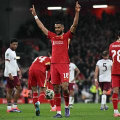 Slot le da reposo a Luis Díaz y Liverpool avanza a octavos