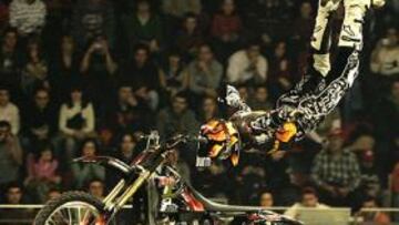 <b>A VOLAR. </b>Vuelos tan espectaculares como éste de Gijón son los que han llevado a Miralles a convertirse en tricampeón de España.