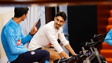 27/12/23 ESTADIO DE MESTALLA PUERTAS ABIERTAS
ENTRENAMIENTO DEL VALENCIA  
ANDRE ALMEIDA GIMANSIO BICICLETA ESTATICA