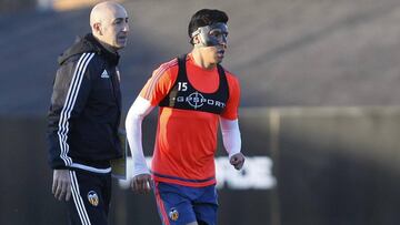 Ayestar&aacute;n, en un entrenamiento del Valencia.