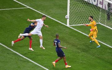 3-2. Haris Seferovic marca el segundo gol.