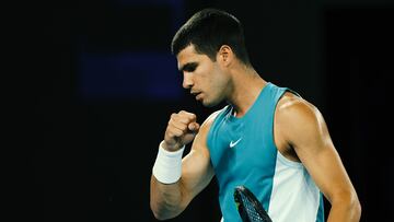 Celebracin de Carlos Alcaraz durante el duelo de cuartos de final del Open de Australia 2025.