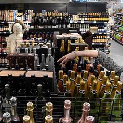 Supermarkets' opening hours on 2021 Christmas Eve and Day: Walmart, Costco, Target...