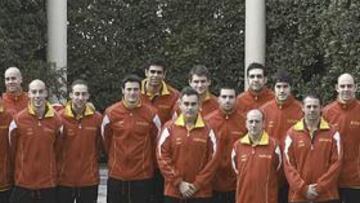 <b>A POR EL TÍTULO. </b>La expedición de la Selección española posa al completo. España busca en Noruega un título que se le resiste (tres veces subcampeona).
