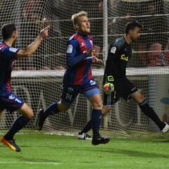El mejor Huesca no encuentra el camino al playoff
