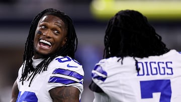 ARLINGTON, TEXAS - NOVEMBER 18: CeeDee Lamb #88 and Trevon Diggs #7 of the Dallas Cowboys talk prior to the game against the Houston Texans at AT&T Stadium on November 18, 2024 in Arlington, Texas. Sam Hodde/Getty Images/AFP (Photo by Sam Hodde / GETTY IMAGES NORTH AMERICA / Getty Images via AFP)