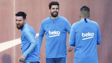 Messi, Piqu&eacute; y Jordi Alba, en el &uacute;ltimo entrenamiento del Bar&ccedil;a.