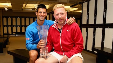 El tenista alemán Boris Becker, junto a Novak Djokovic