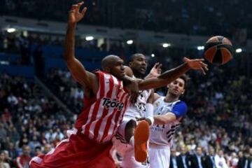 Cedric Simmons con Marcus Slaughter.