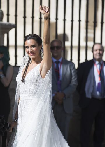 La novia Pilar Rubio llegando a la catedral del Sevilla.