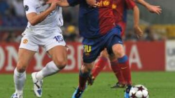 Vidic pugna con Messi en la final de la Champions 2009.