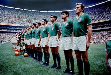 Para su primer mundial como local, lució un uniforme sobrio en color verde con pantaloncillos en blanco y calcetas verdes.