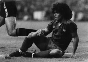 Llegó a España en 1982 para jugar en el Barcelona hasta 1984. El Sevilla lo fichó en la temporada 92-93.