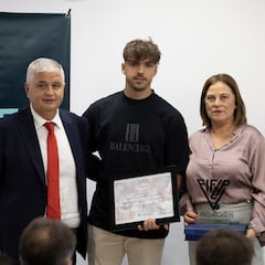 Asencio: “¿Los pitos a Vinicius? Que siga igual, es uno de los mejores futbolistas del mundo"