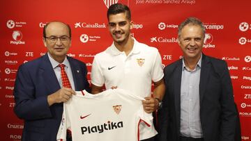 14/08/18 PRESENTACION DE ANDRE SILVA COMO NUEVO JUGADOR DEL SEVILLA
PEPE CASTRO Y CAPARROS