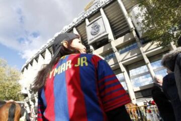 Seguidores del Real Madrid y Barcelona.