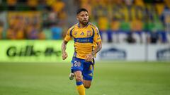 Javier Aquino renueva con Tigres
