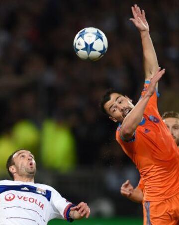 Mathieu Valbuena y Javi Fuego.