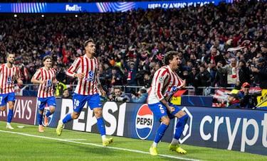 Griezmann pone el córner desde la izquierda con música y Giménez aparece como un Airbus desde atrás para imponerse por alto y cabecear cruzado.