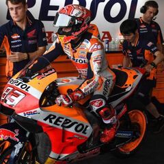 Caída de Márquez con el castigo del paso obligado por la Q1