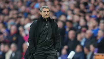 GLASGOW (United Kingdom), 10/04/2025.- Athletic Bilbao's head coach Ernesto Valverde reacts during the UEFA Europa League quarter-finals 1st leg soccer match between Rangers FC and Athletic Club, in Glasgow, Britain, 10 April 2025. (Reino Unido) EFE/EPA/MARK RUNNACLES