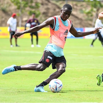 Segundo día de entrenamiento para los 24 jugadores de la Liga BetPlay que fueron convocados por Néstor Lorenzo para este ciclo de trabajo en Barranquilla.