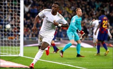 El Real Madrid volvió a vencer al Barcelona casi seis años después en el Bernabéu.