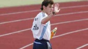 <B>RECUPERADO.</B> El meta madridista está plenamente recuperado de su lesión y podría volver a jugar este martes en la presentación del equipo ante su afición.