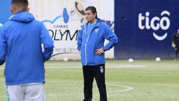 El t&eacute;cnico mexicano arrib&oacute; el fin de semana a tierras chapines y este lunes dio pie a su primer entrenamiento como nuevo seleccionador nacional.